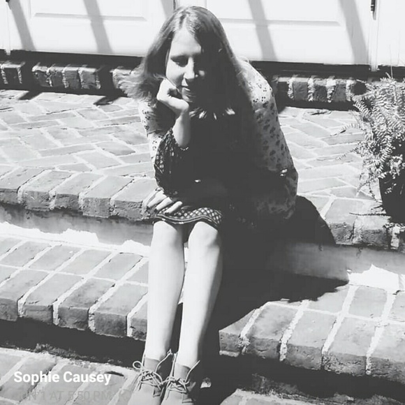 Meet your Posher, Sophie - Picture 2 of 2